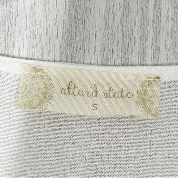 Altar'd State | White Floral Lace V-Neck Mini Dress Size Small - Picture 7 of 9